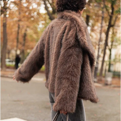 Noémie™ - Veste courte en fourrure vegan